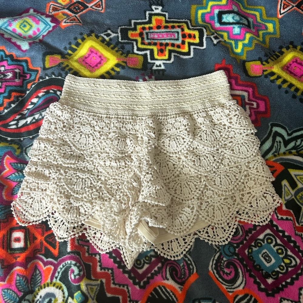 Women’s Lace Rewind Shorts